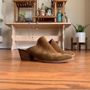 Dolce vita 6.5 M cowboy western mule brown suede ankle bootie